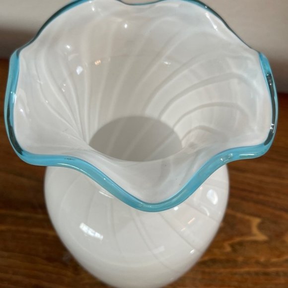 White Glass Vase  Swirl with Blue Ruffle Rim - Picture 11 of 12